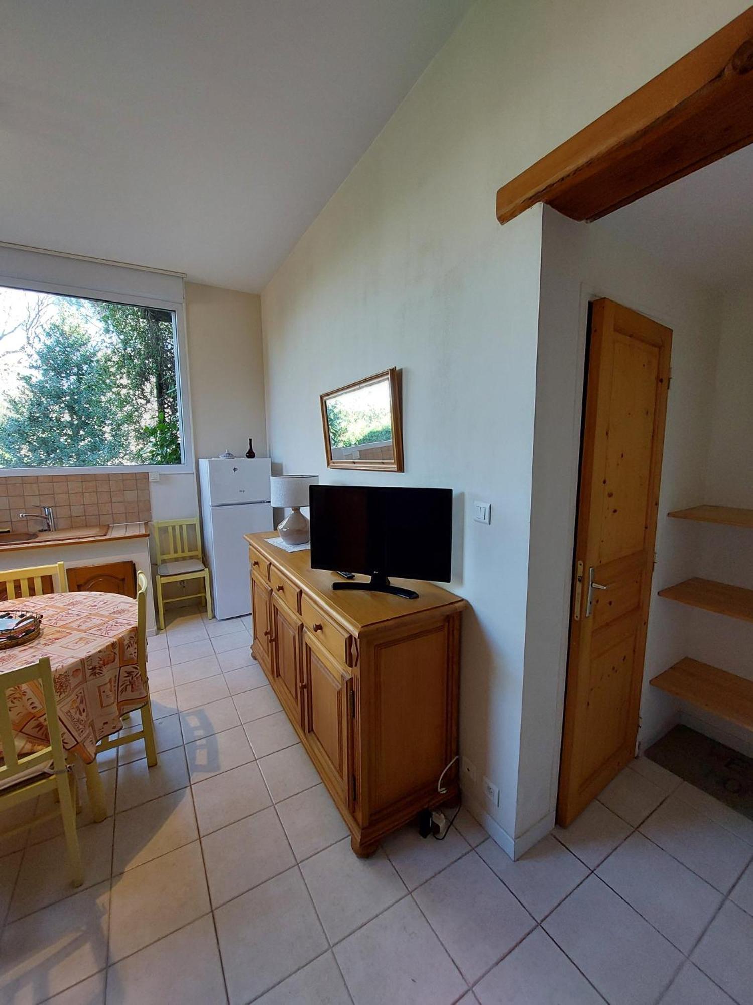Mas Fontclaire - Sommieres Apartman Kültér fotó